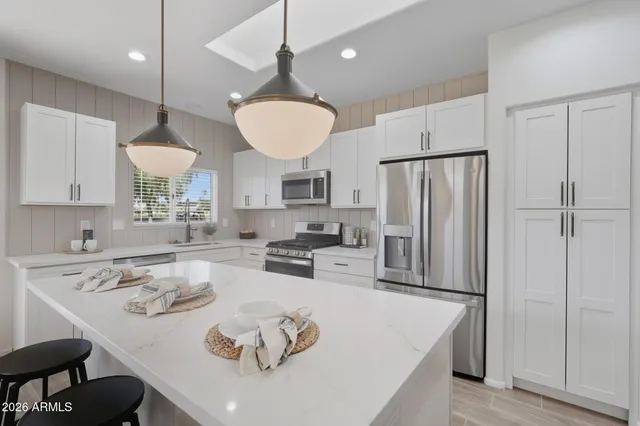 $2,600 | 22408 North Las Vegas Drive, Sun City West, AZ 85375