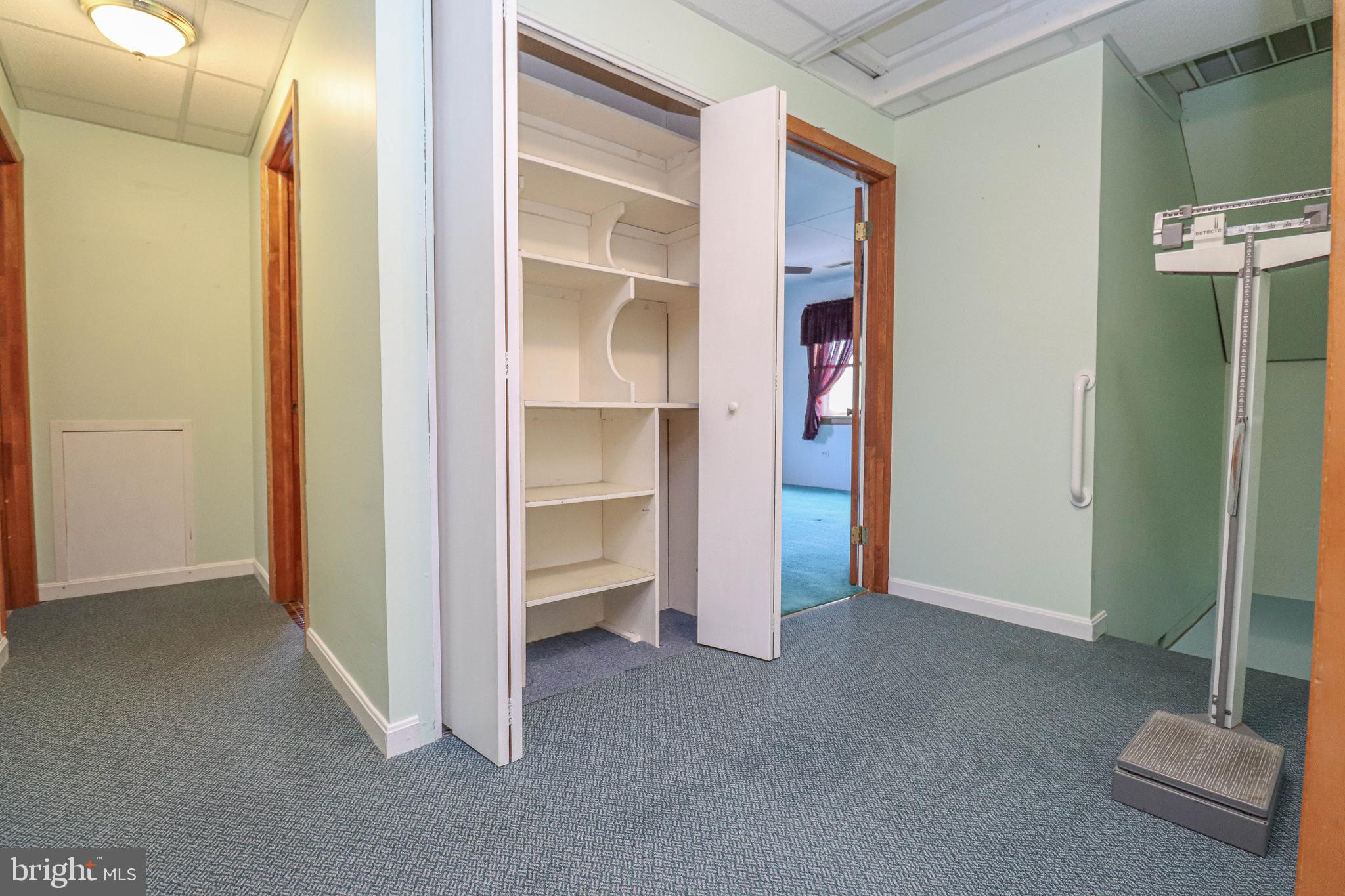 3147 Baybriar Road Dundalk, MD 21222 - Photo 26 of 65 Linen closet.