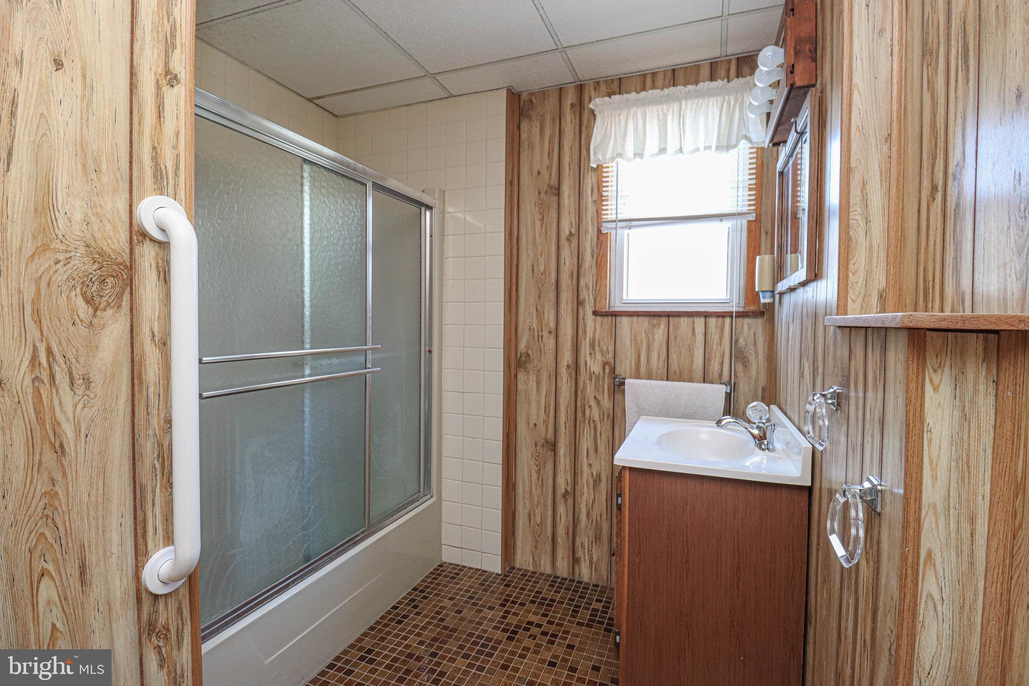 3147 Baybriar Road Dundalk, MD 21222 - Photo 34 of 65 Upper full bath.