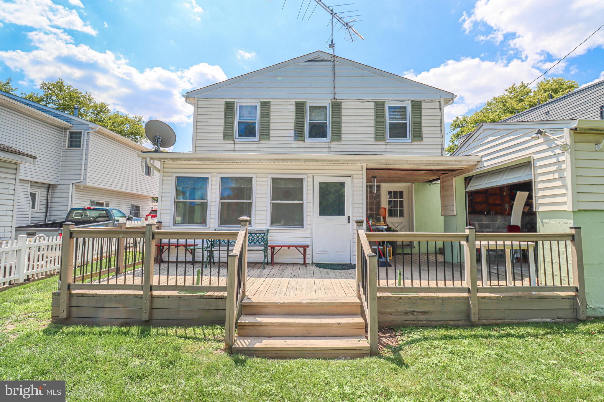 3147 Baybriar Road Dundalk, MD 21222 - Photo 55 of 65 Rear upper deck.