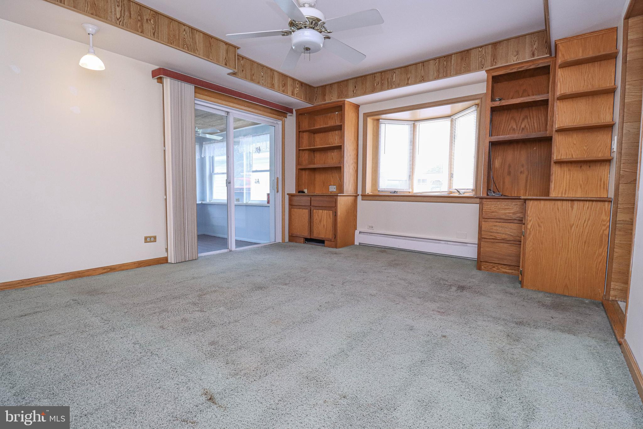 3147 Baybriar Road Dundalk, MD 21222 - Photo 7 of 65 Solid oak bookcases.