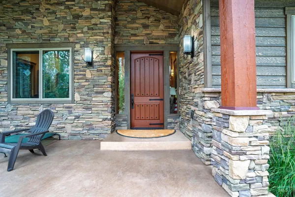 $1,690,000 | 2755 West Pine Drive, New Meadows, ID 83654