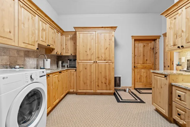 $1,690,000 | 2755 West Pine Drive, New Meadows, ID 83654