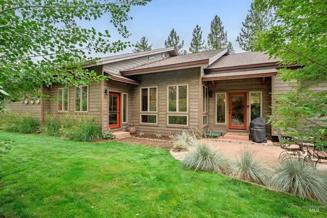 $1,690,000 | 2755 West Pine Drive, New Meadows, ID 83654