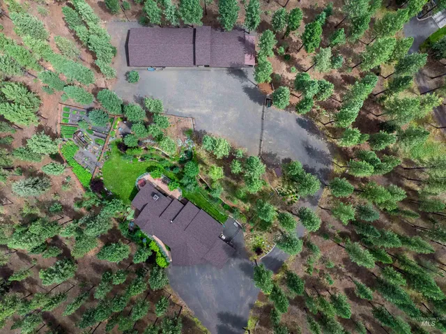 $1,690,000 | 2755 West Pine Drive, New Meadows, ID 83654