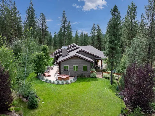 $1,690,000 | 2755 West Pine Drive, New Meadows, ID 83654