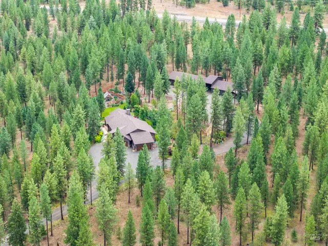 $1,690,000 | 2755 West Pine Drive, New Meadows, ID 83654