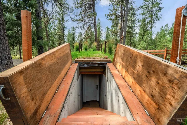 $1,690,000 | 2755 West Pine Drive, New Meadows, ID 83654