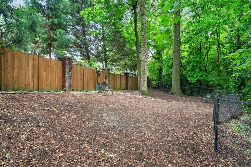3235 Roswell Road Northeast, Unit 405 Atlanta, GA 30305 - Photo 32 of 39