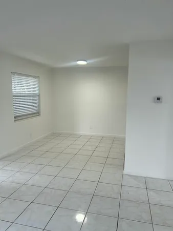 $1,350 | 1510 South Federal Highway, Unit 2, Lake Worth Beach, FL 33460