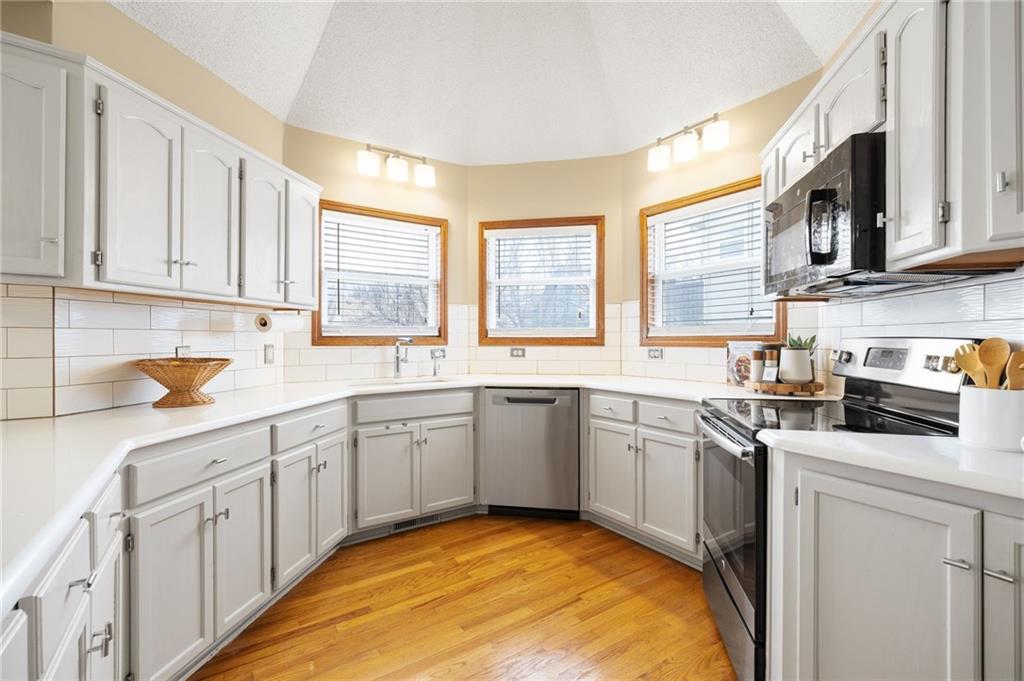 709 Red Maple Drive Liberty, MO 64068 - Photo 12 of 38