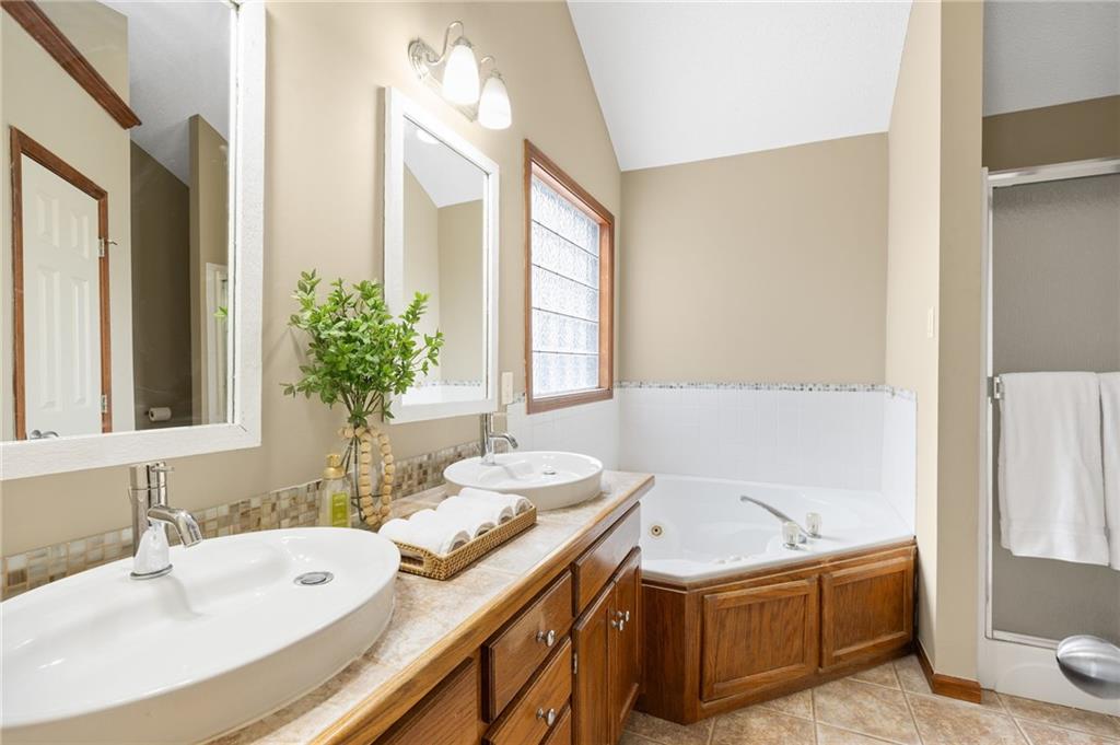 709 Red Maple Drive Liberty, MO 64068 - Photo 20 of 38