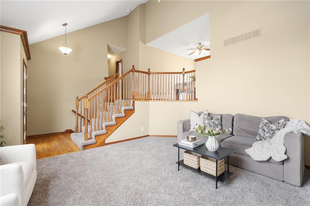 709 Red Maple Drive Liberty, MO 64068 - Photo 8 of 38