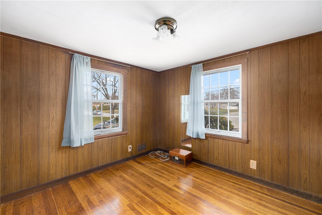 47 Deborah Road Warwick, RI 02888 - Photo 11 of 24 Dining Room