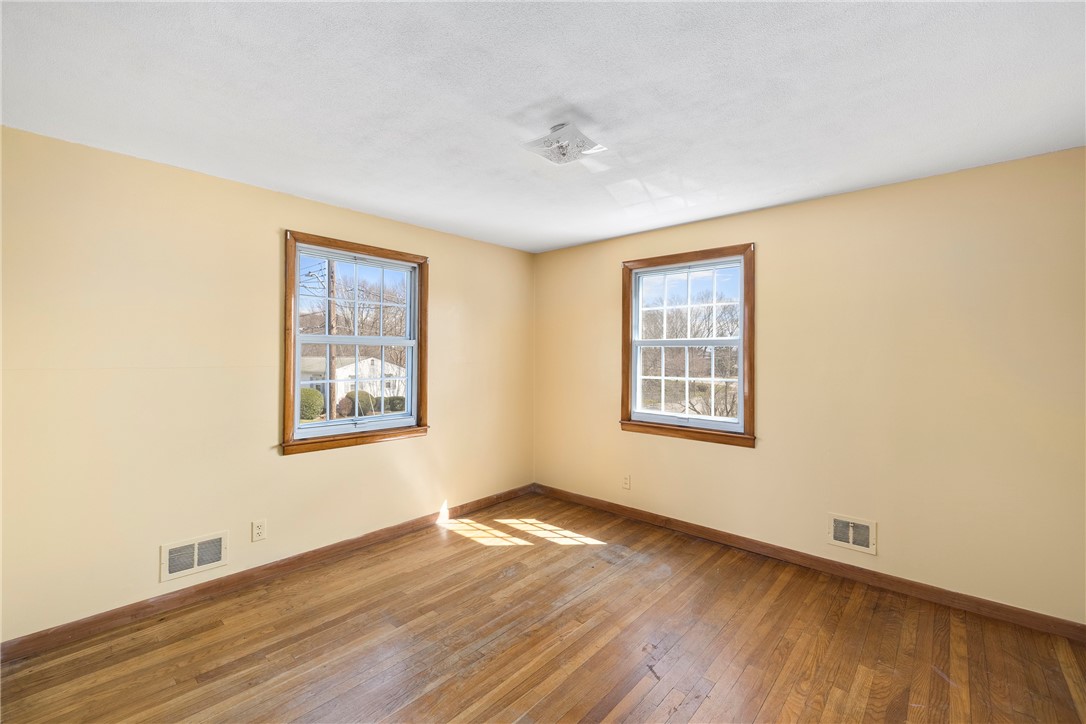 47 Deborah Road Warwick, RI 02888 - Photo 20 of 24 3rd Bedroom