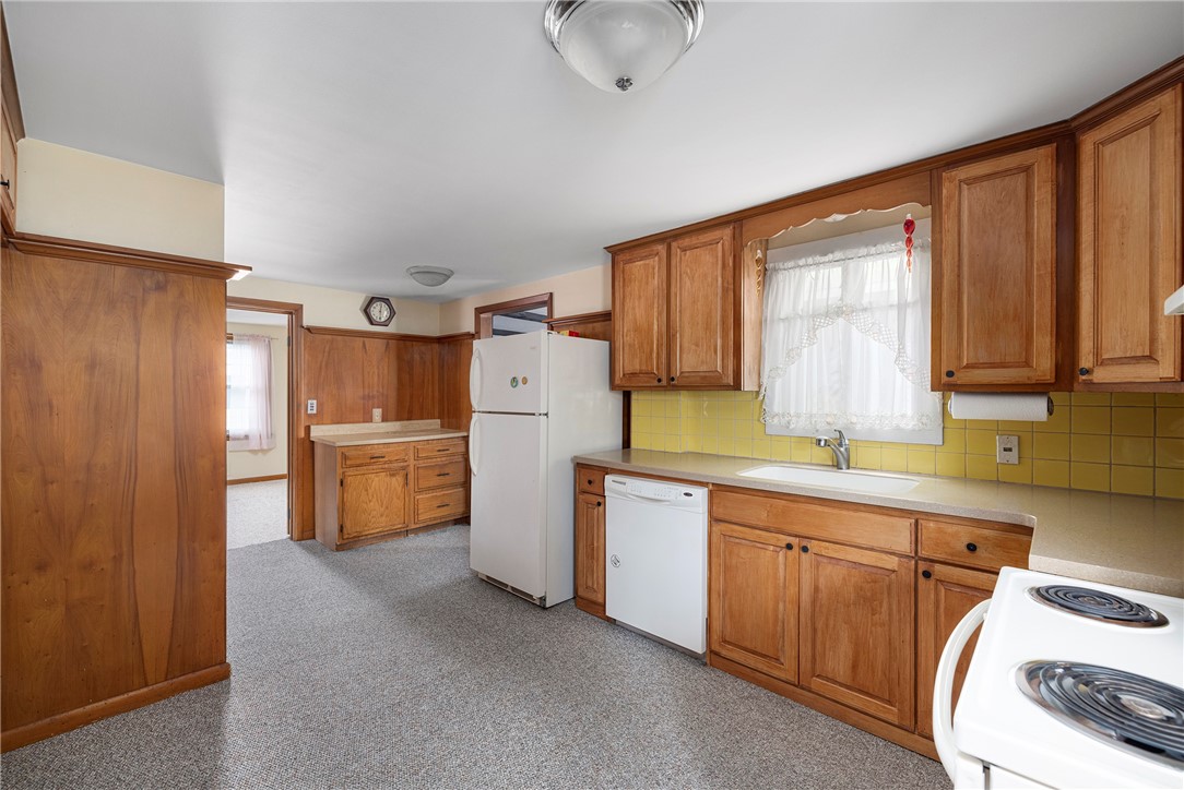 47 Deborah Road Warwick, RI 02888 - Photo 8 of 24 Kitchen