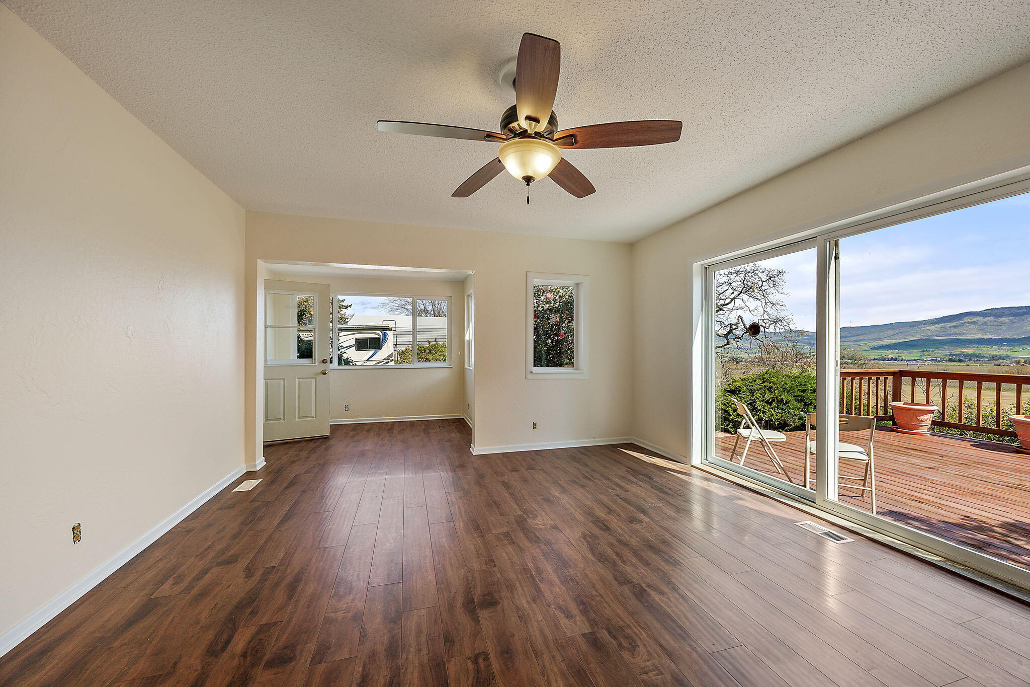 4336 Independence School Road Medford, OR 97501 - Photo 16 of 57 14