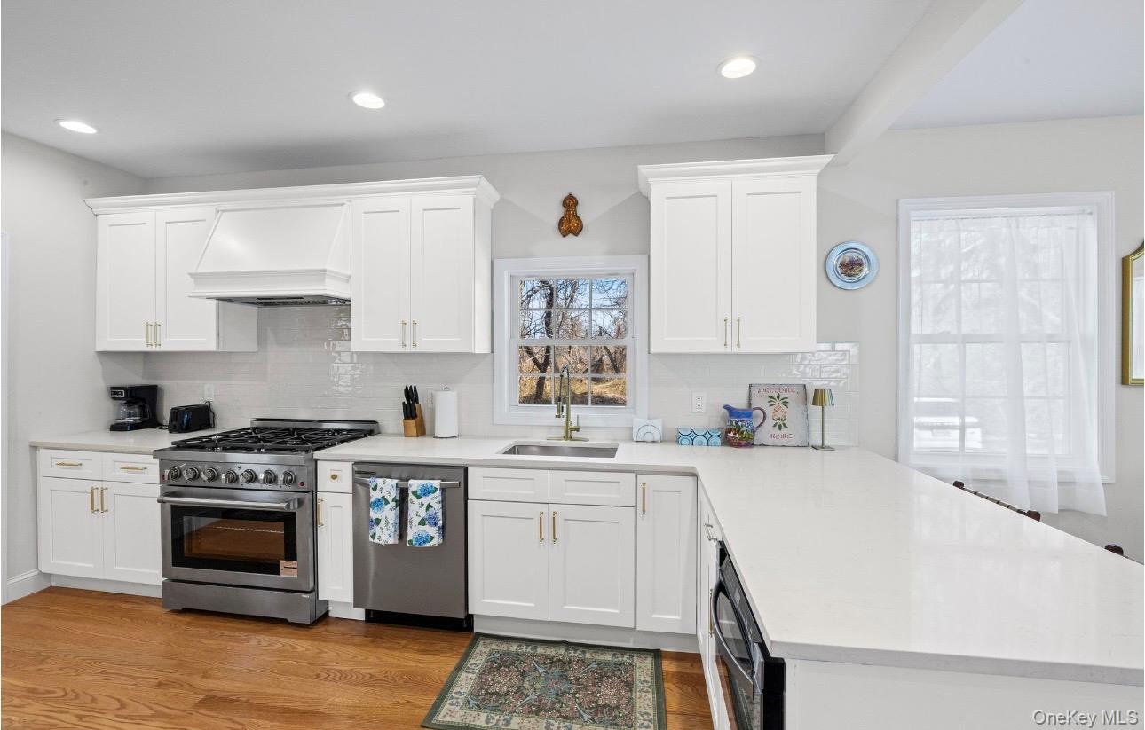 54 Hayground Road Water Mill, NY 11976 - Photo 9 of 26