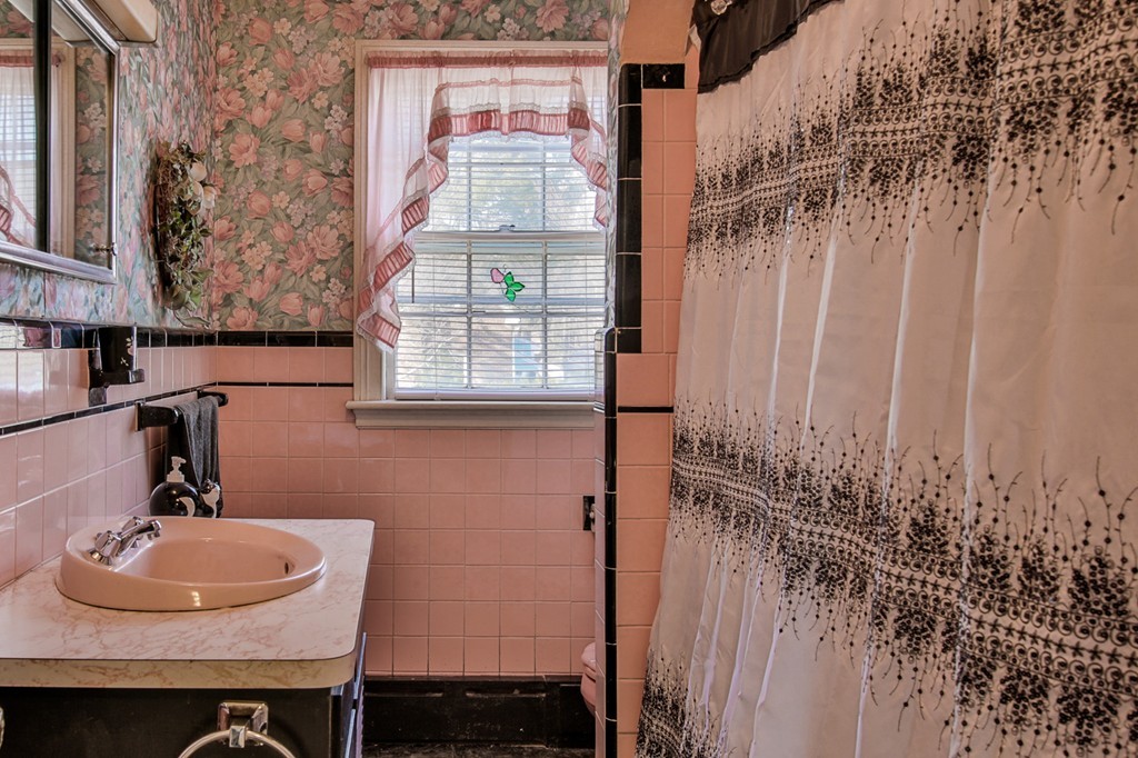 53 Fletcher Road Bedford, MA 01730 - Photo 11 of 23 Gallery Image 11
