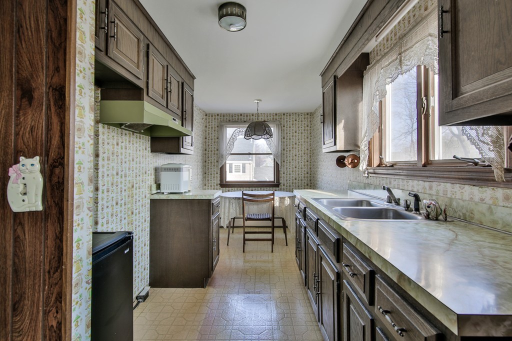 53 Fletcher Road Bedford, MA 01730 - Photo 15 of 23 Gallery Image 15