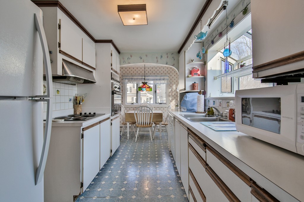 53 Fletcher Road Bedford, MA 01730 - Photo 2 of 23 Gallery Image 2