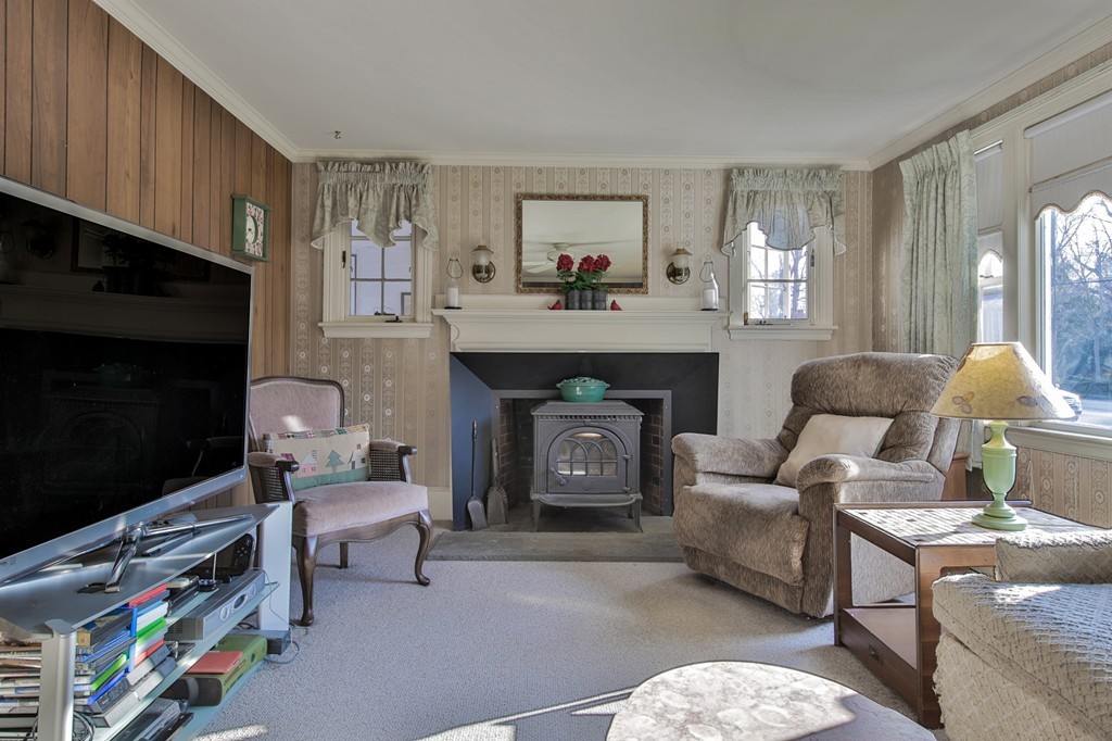 53 Fletcher Road Bedford, MA 01730 - Photo 5 of 23 Gallery Image 5