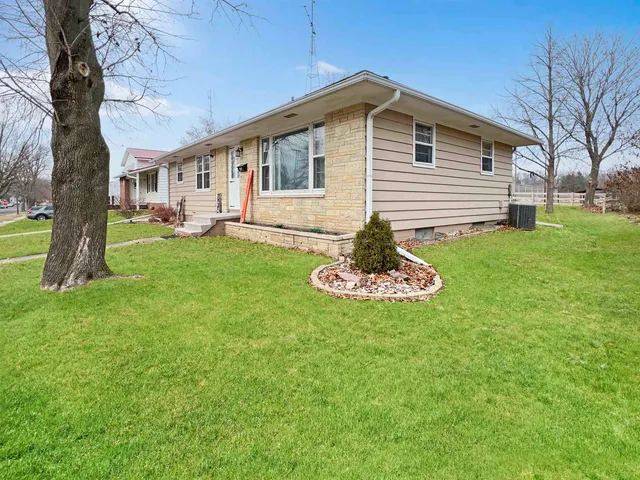 $239,900 | 937 Seymour Street, Reedsburg, WI 53959