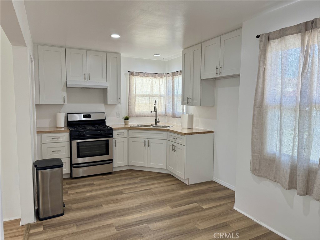 719 South Walnut Avenue Brea, CA 92821 - Photo 2 of 9