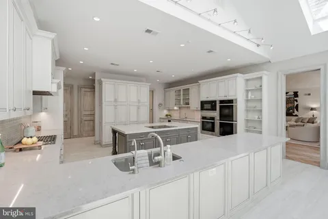 $3,495,000 | 8917 Harvest Square Court, Potomac, MD 20854
