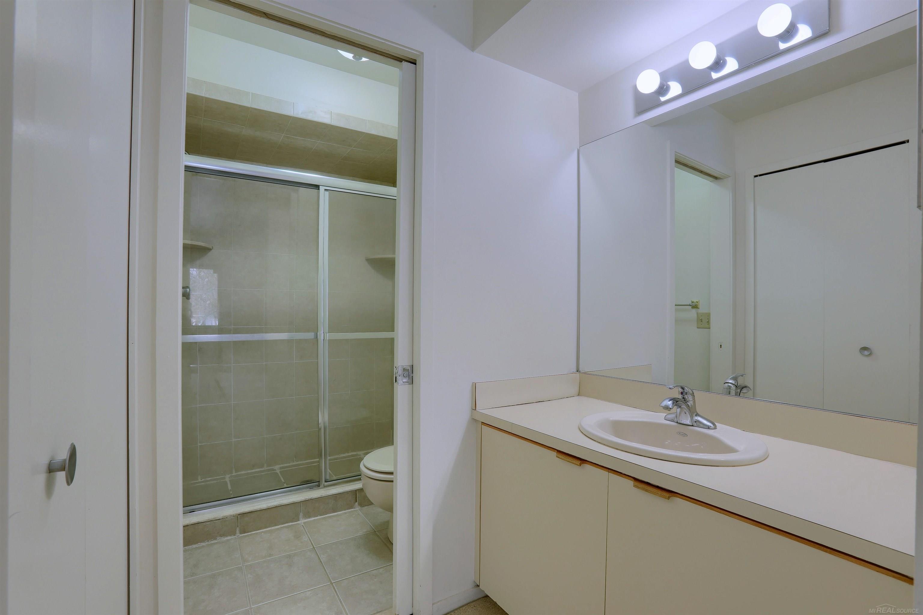 616 Ashley Circle Rochester Hills, MI 48307 - Photo 19 of 37 Gallery Image 19