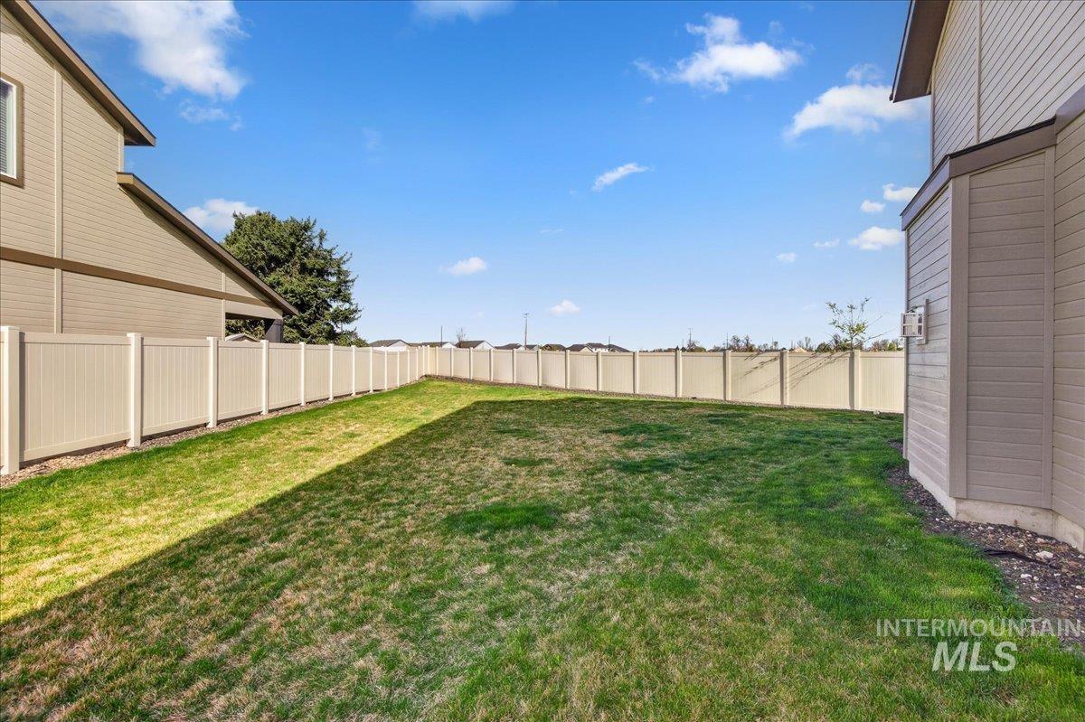 6025 South Catria Place Meridian, ID 83642 - Photo 30 of 34 View of fenced backyard