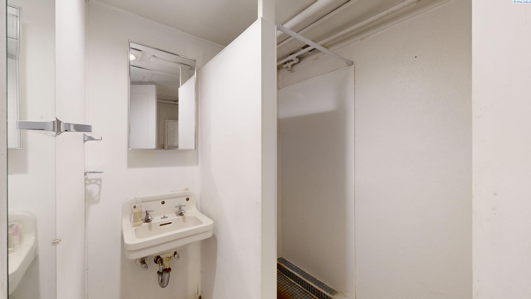 930 Northwest Fisk Street Pullman, WA 99163 - Photo 15 of 21 Gallery Image 15