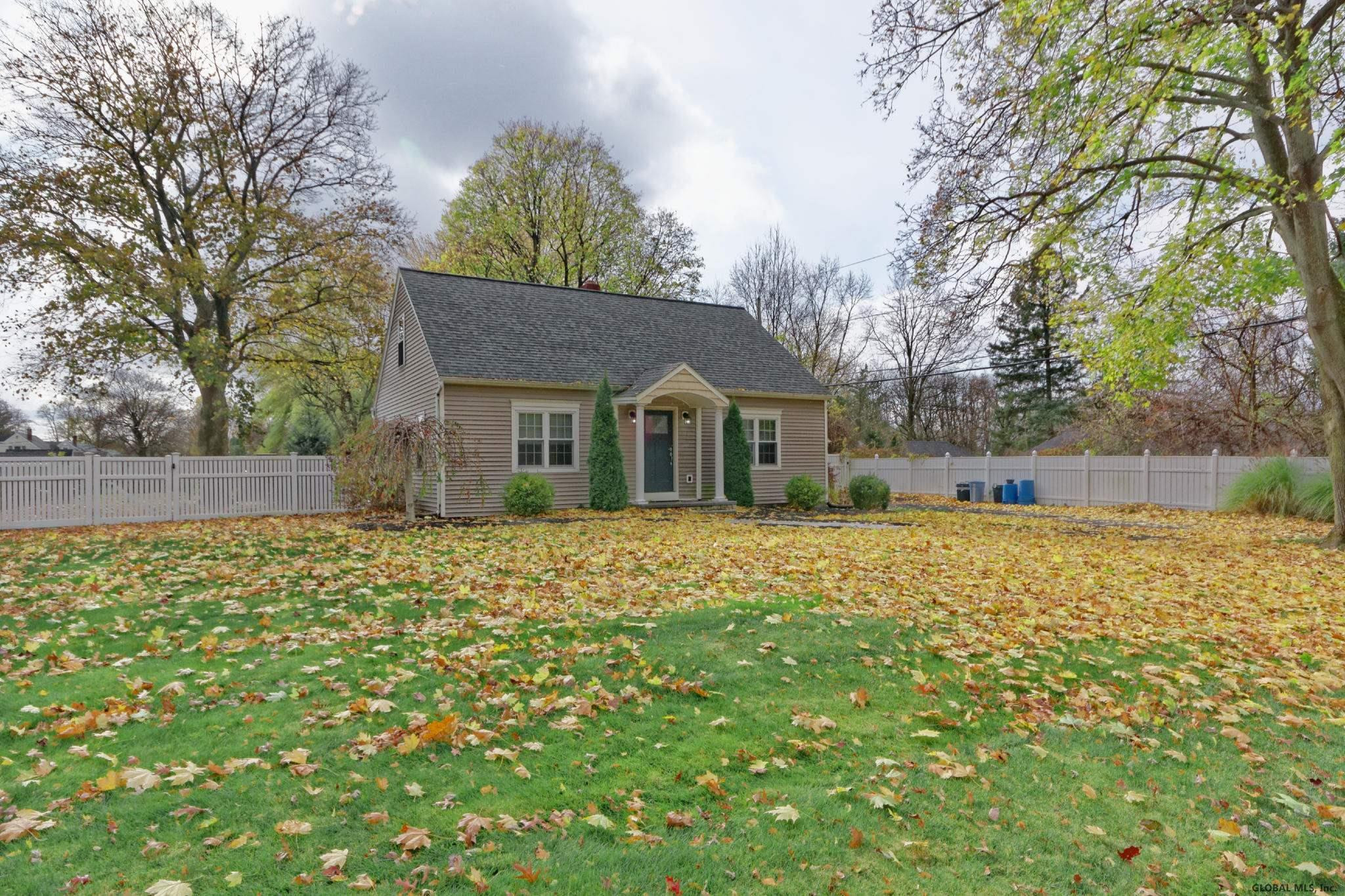 272 Osborne Road Colonie, NY 12211 - Photo 3 of 35 Photo 3