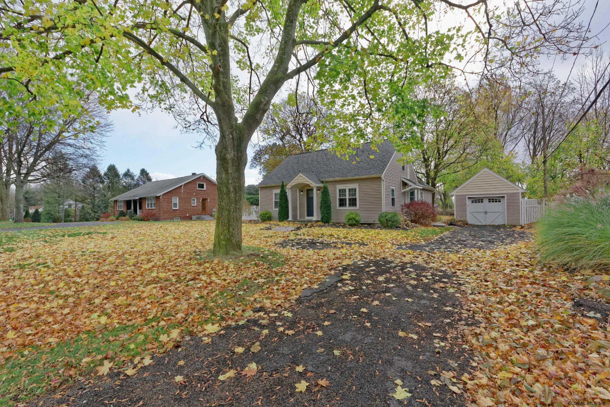 272 Osborne Road Colonie, NY 12211 - Photo 4 of 35 Photo 4