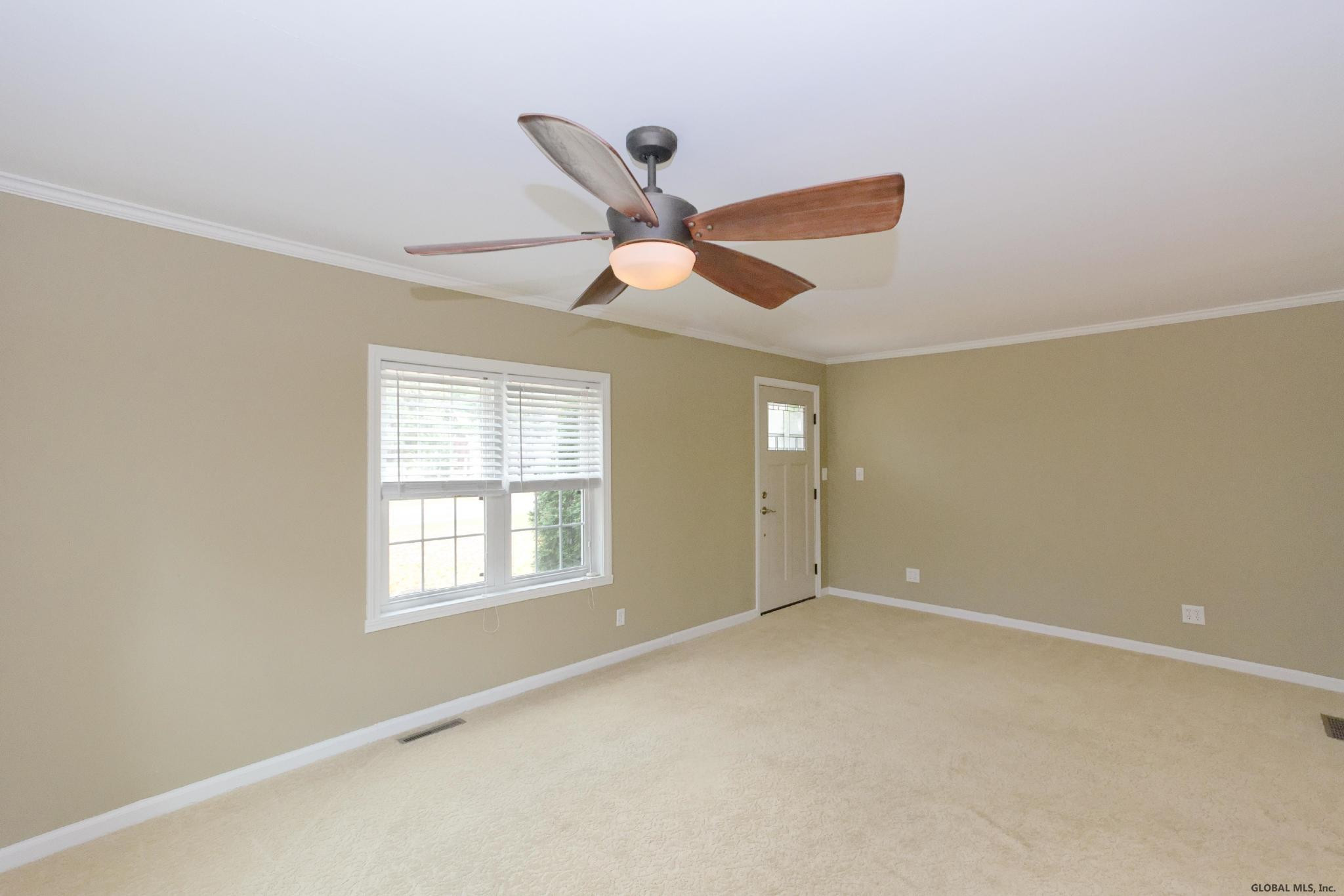 272 Osborne Road Colonie, NY 12211 - Photo 8 of 35 Photo 8