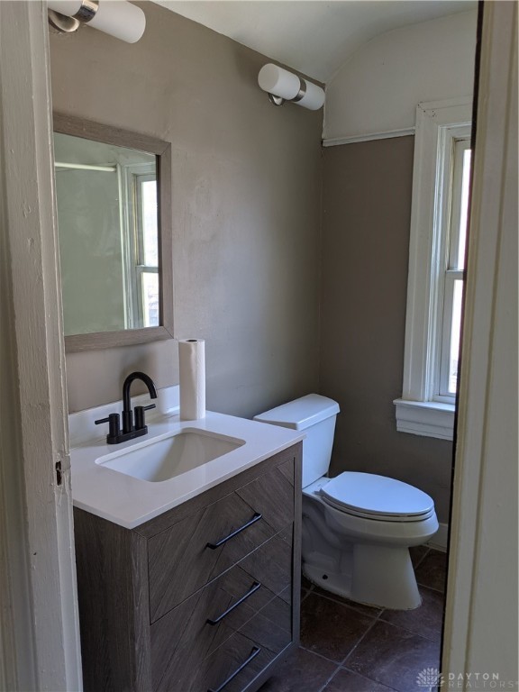 1931 Rugby Road Dayton, OH 45406 - Photo 12 of 20 Full bath upstairs