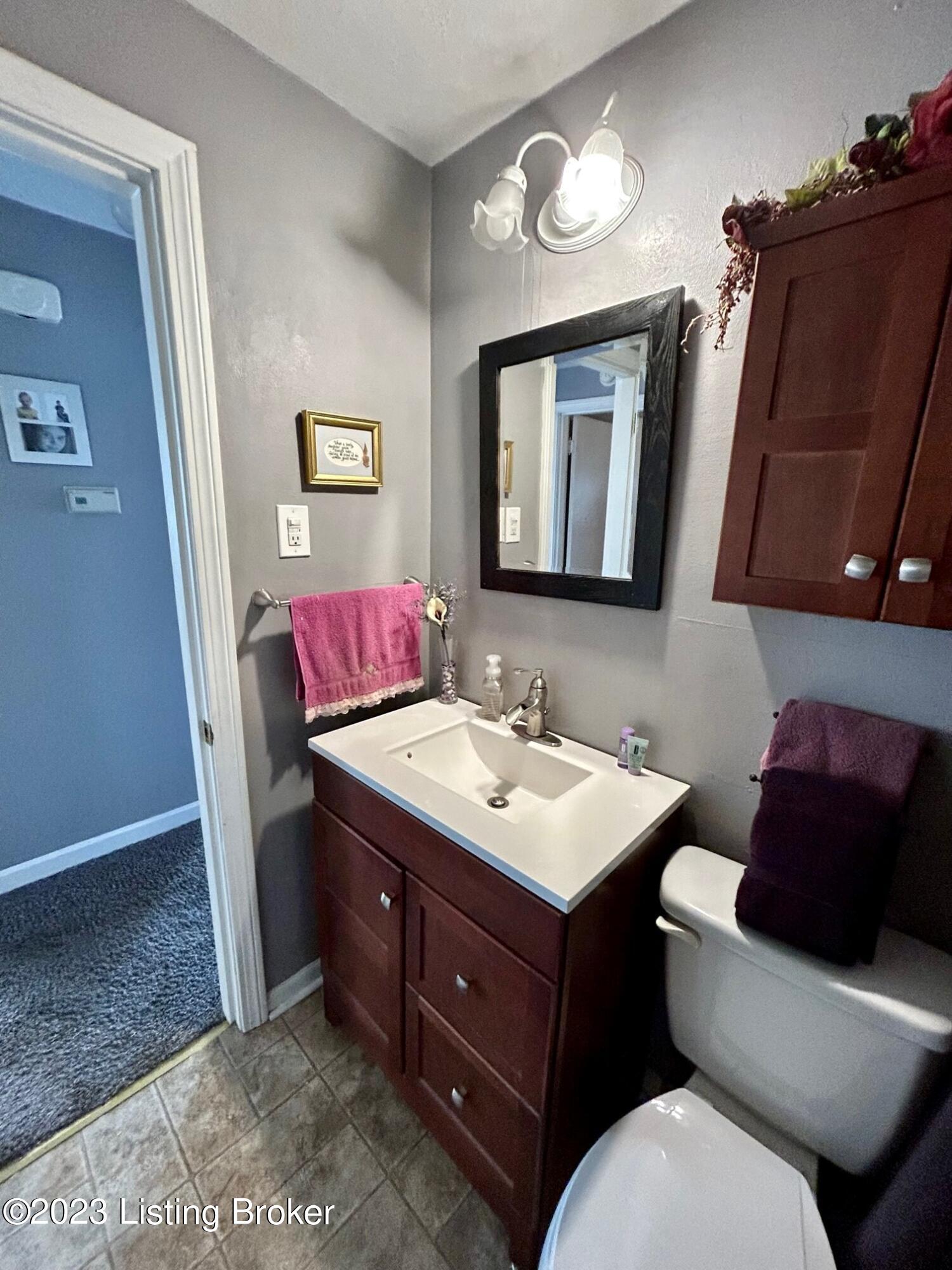 8517 Chase Road Louisville, KY 40258 - Photo 12 of 27 21
