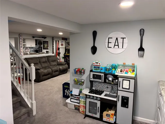 $724,999 | 34 Beach Street, West Islip, NY 11795