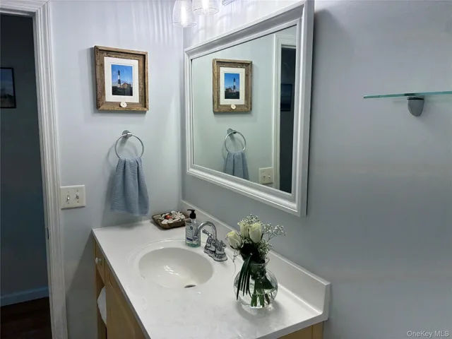 $724,999 | 34 Beach Street, West Islip, NY 11795