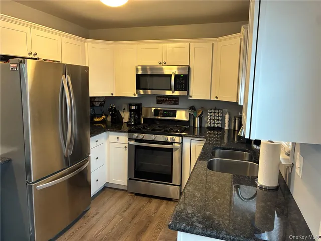 $724,999 | 34 Beach Street, West Islip, NY 11795