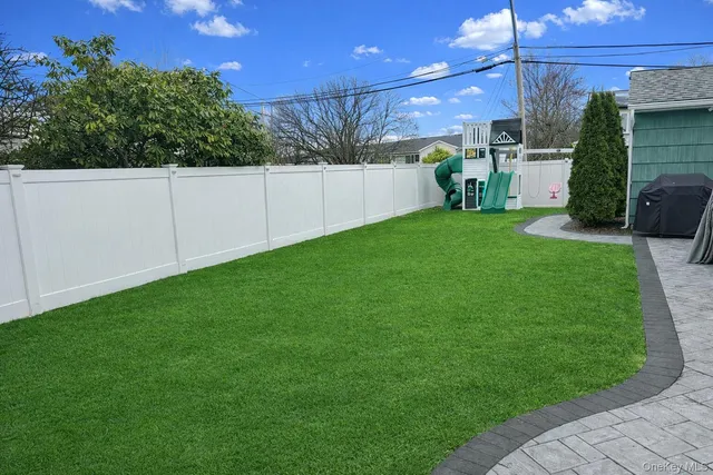 $724,999 | 34 Beach Street, West Islip, NY 11795