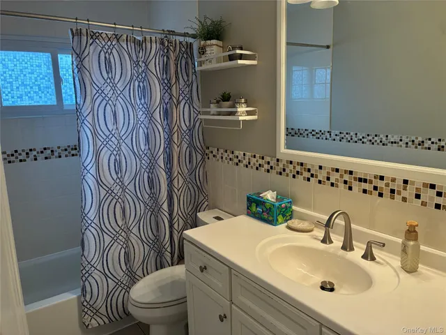 $724,999 | 34 Beach Street, West Islip, NY 11795