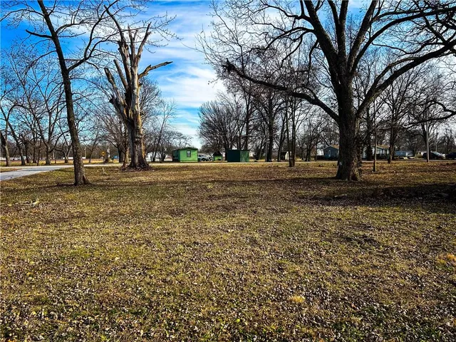 $21,000 | 402 South Broadway Street, Lacygne, KS 66040