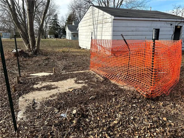 $21,000 | 402 South Broadway Street, Lacygne, KS 66040