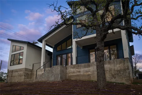 $750,000 | 334 Lake Drive, Buchanan Dam, TX 78609