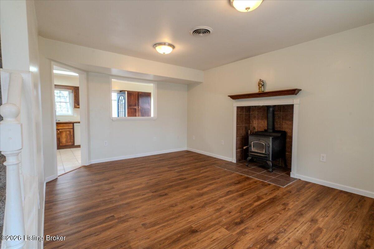 1707 North Stillwell Road Boston, KY 40107 - Photo 9 of 39 Living Room