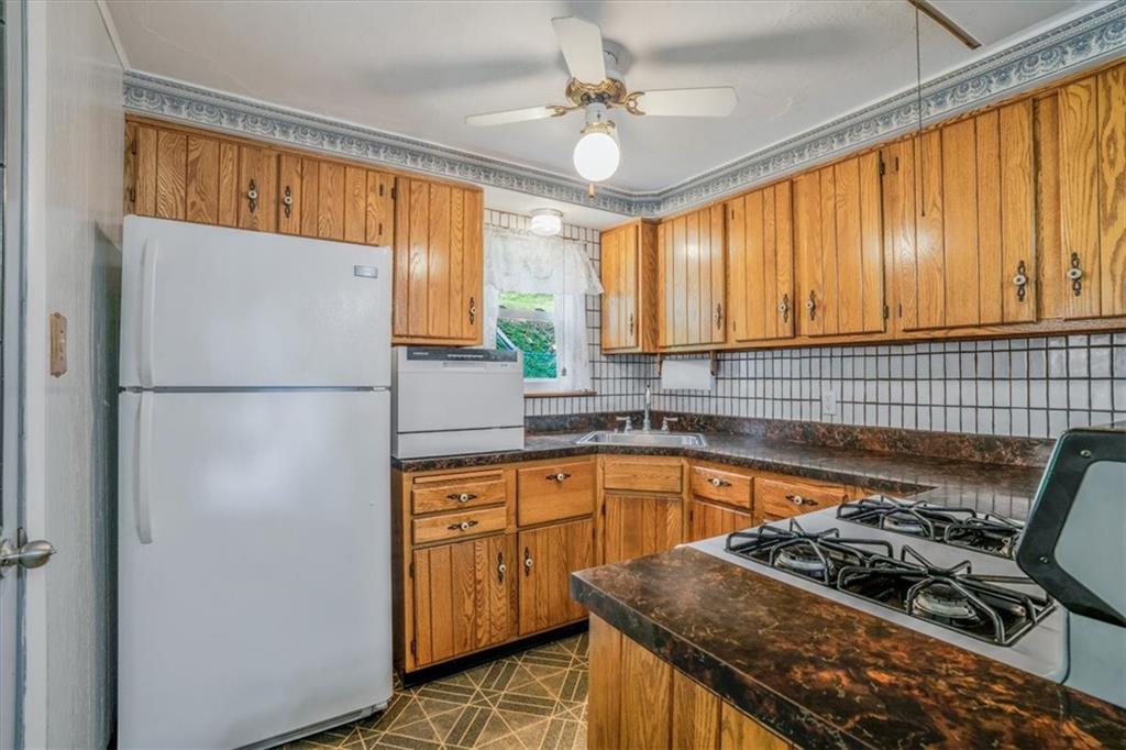 3763 Willett Road Pittsburgh, PA 15227 - Photo 4 of 41 Gallery Image 4