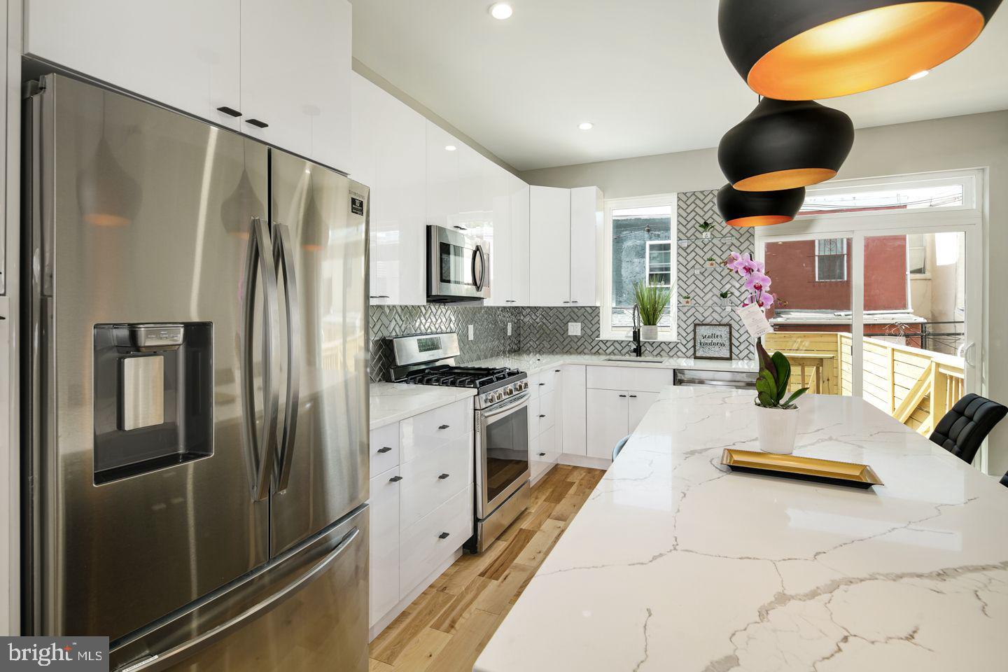 2124 Tasker Street Philadelphia, PA 19145 - Photo 12 of 35