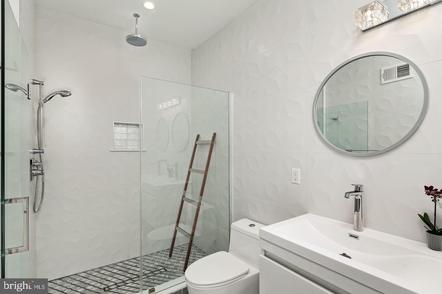 2124 Tasker Street Philadelphia, PA 19145 - Photo 18 of 35