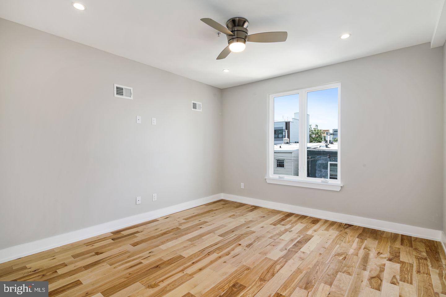 2124 Tasker Street Philadelphia, PA 19145 - Photo 21 of 35